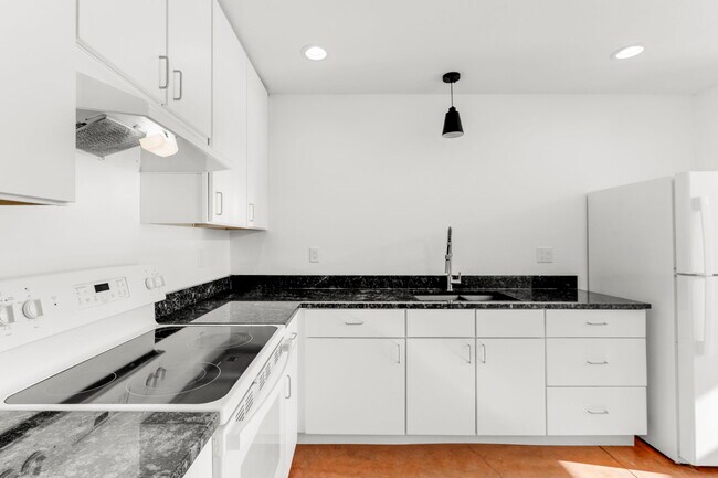 Photo - 200 Cornell Dr