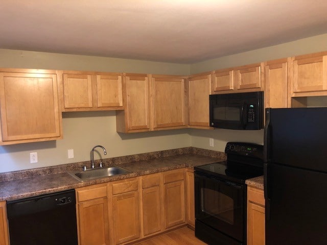 645 sqft Kitchen