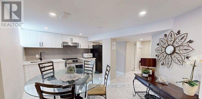 Photo - 507 Upper James St