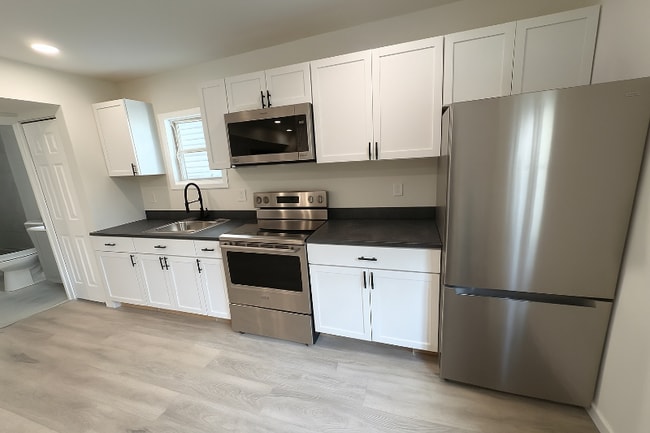 Photo - 115 Crawford Ave Unit A