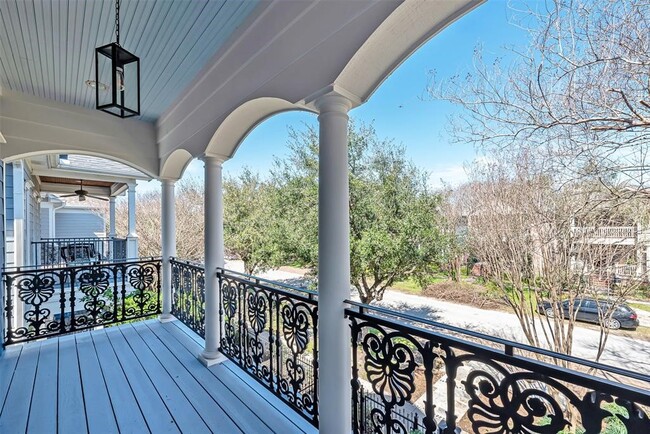 Photo - 434 W 18th St