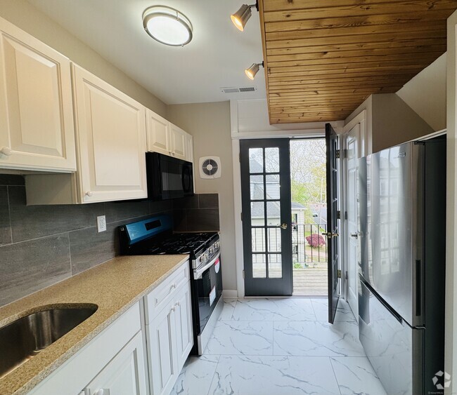 Building Photo - 52 Howard Ave Unit 3 Rental