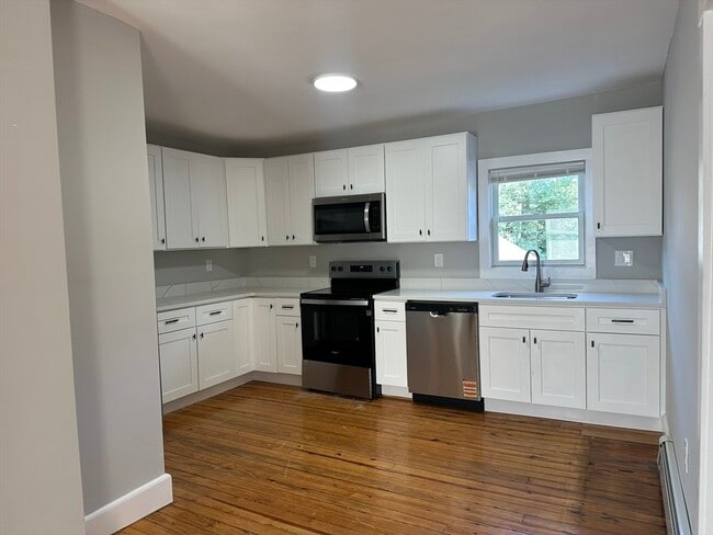 Building Photo - 20 Wall St Unit 2L Rental