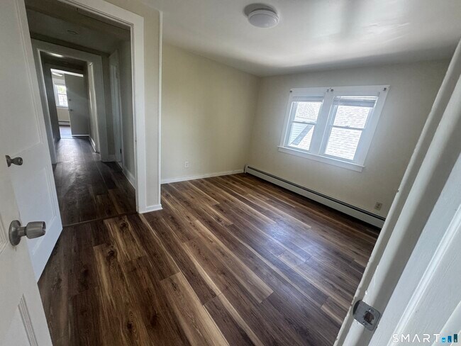 Photo - 744 Park St