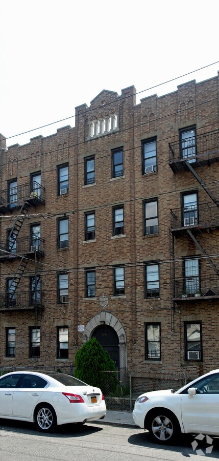 Photo - 17-11 New Haven Ave