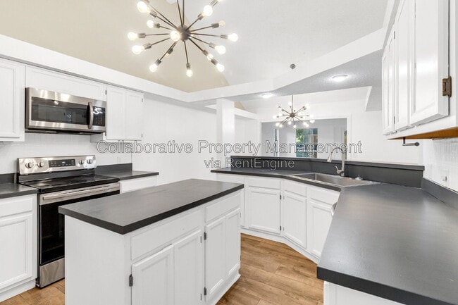 Photo - 6 English Saddle Ct