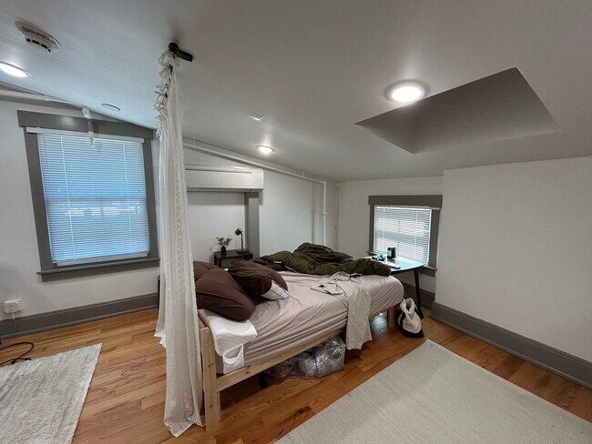 Photo - 1725 Elm St Unit 10