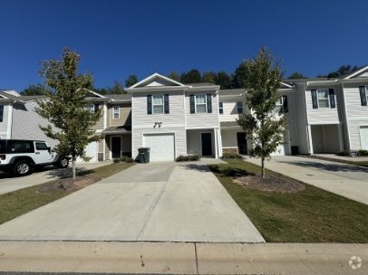 Building Photo - Seneca townhome