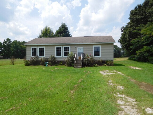 Building Photo - Charming 3 bedroom 2 bath home in Richlands.