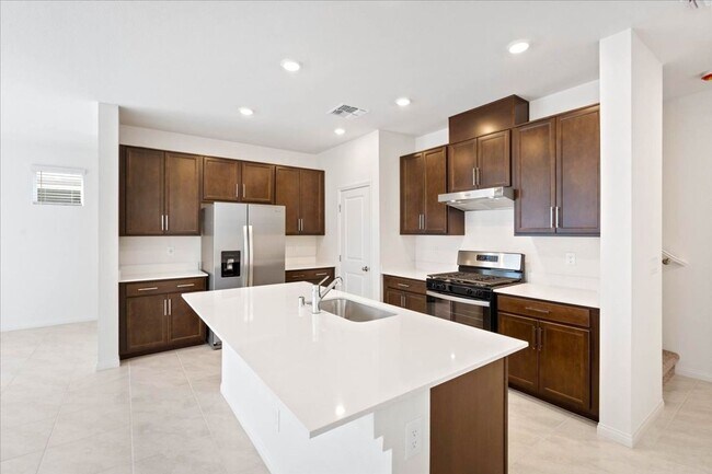 Photo - Status: Accepting Applications