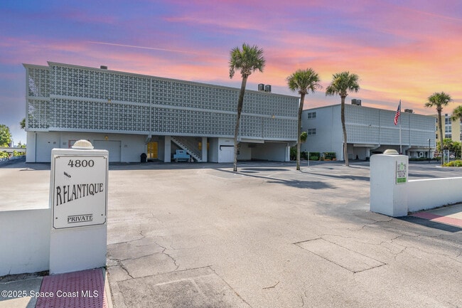 Building Photo - 4800 Ocean Beach Blvd Unit 301