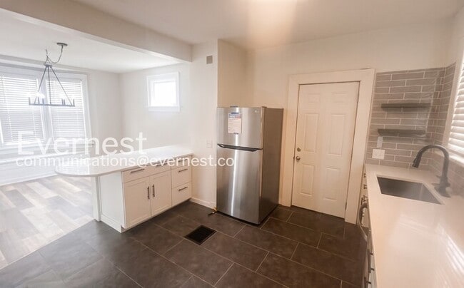 Photo - 1681 Manchester Ave