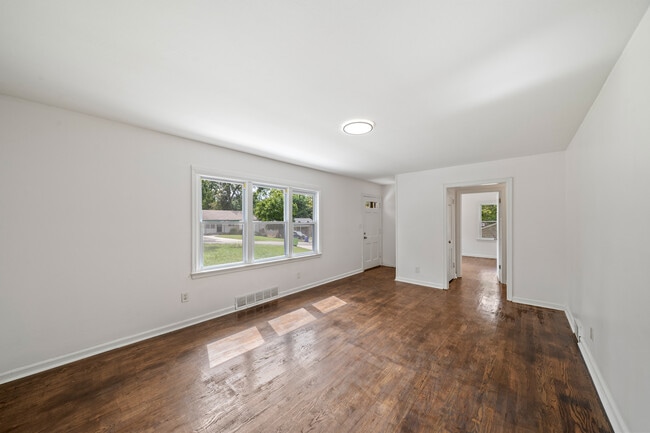 Photo - 6308 W 81st St