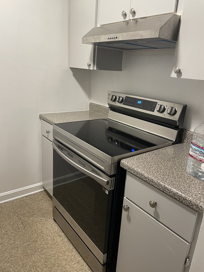 19 Charbonneau Ter Unit 2nd floor