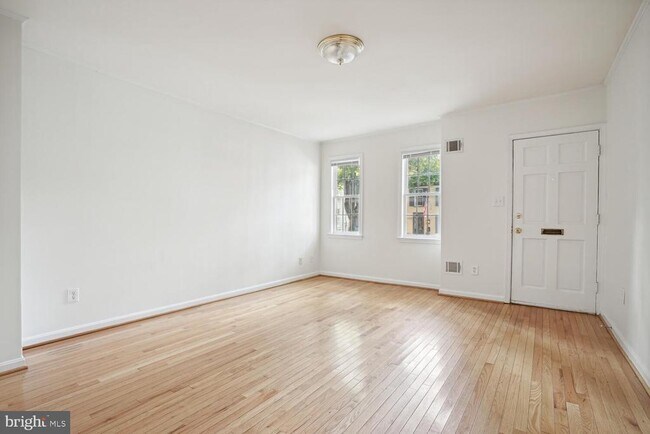 Photo - 1121 Prince St