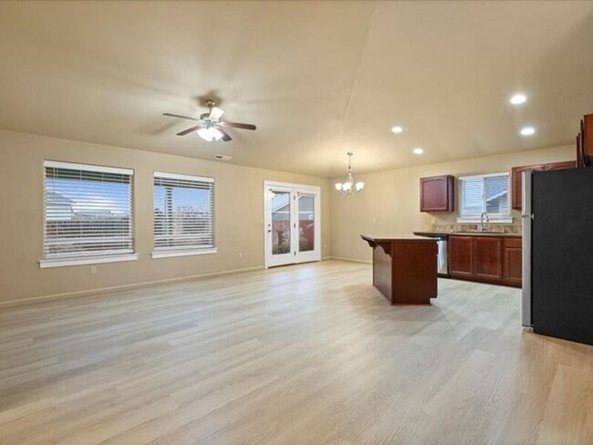 Photo - 506 Manzanita Ln