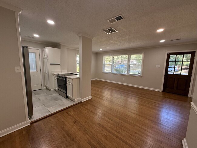 Photo - 1409 Dearing Rd