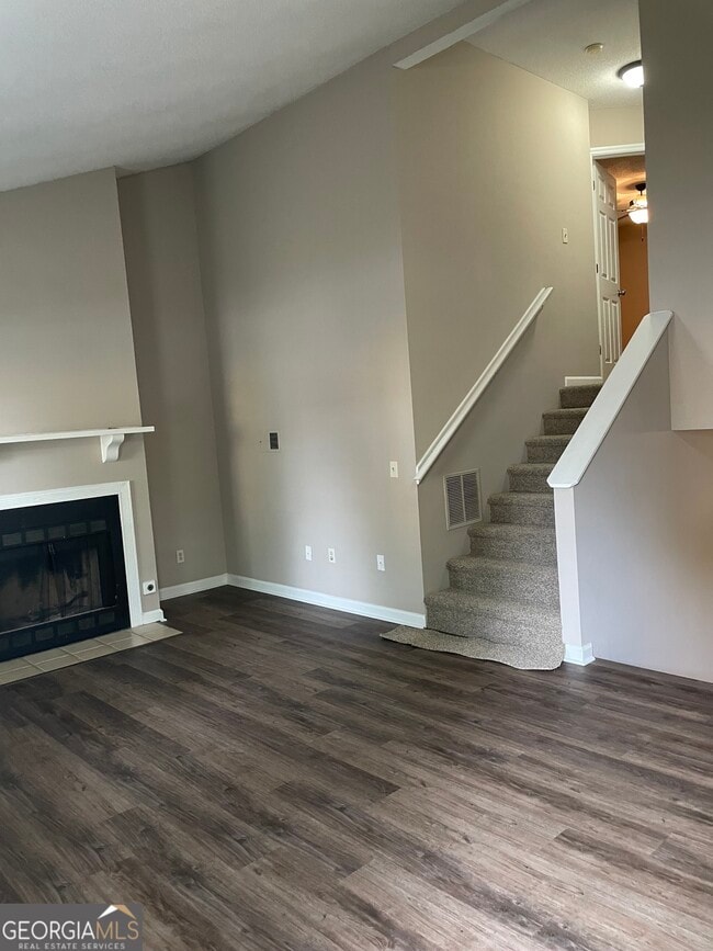 Photo - 1918 Cheatham Woods Dr SW