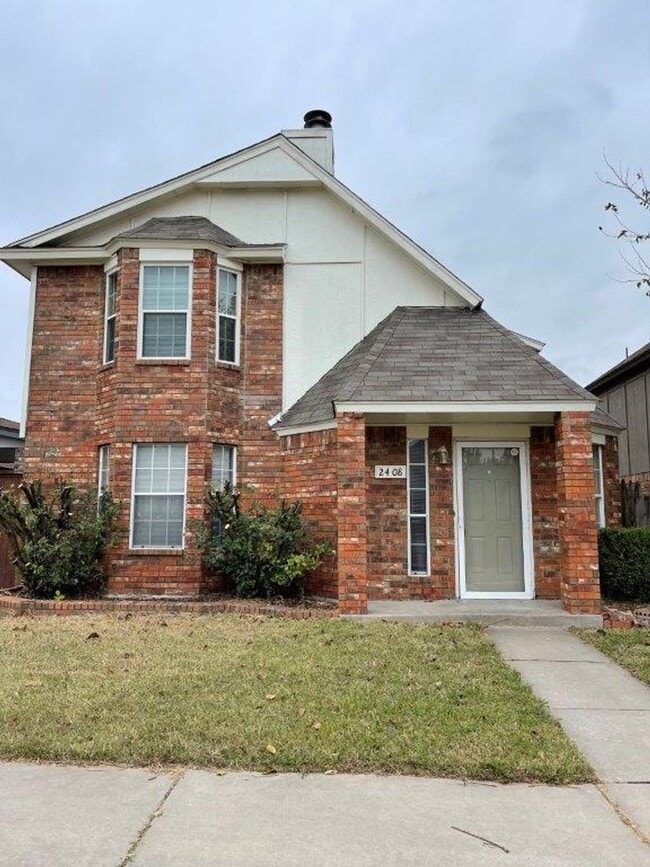 Building Photo - 4 bed 2story, 2 full baths, fenced yard, i...