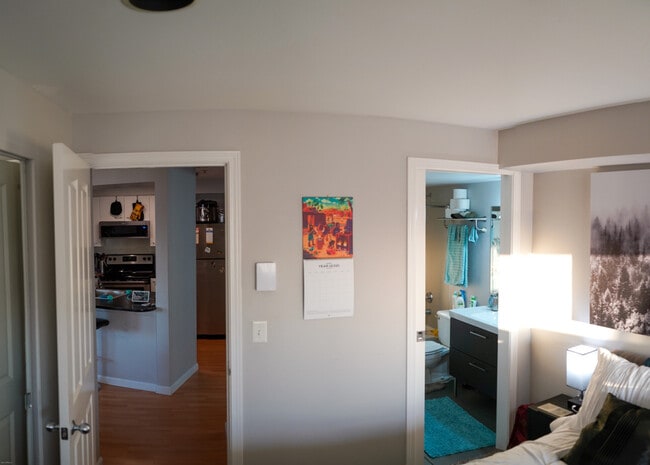 Photo - 530 Melrose Ave E Unidad Apt 403