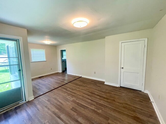 Photo - 2/1 Available for Rent in Canton!