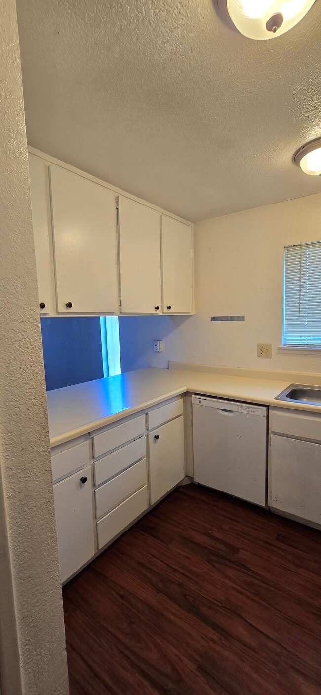 Kitchen/Breakfast Nook - 3318 Blue Ridge Cir