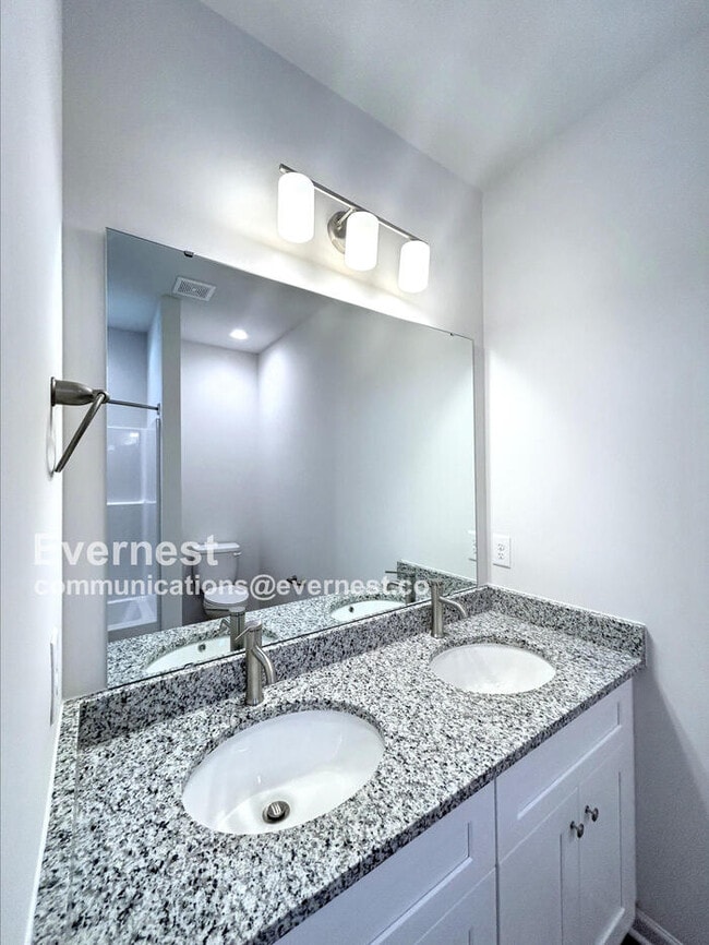 Photo - 406 Killian Ave