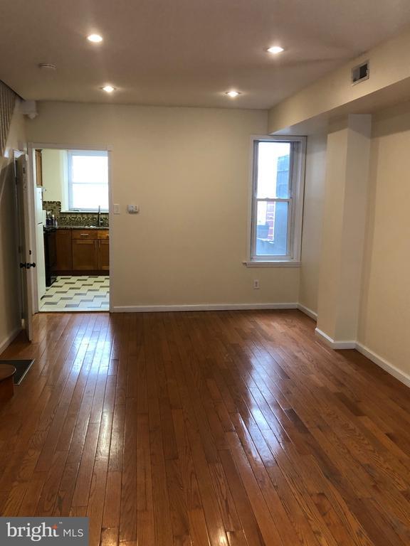 Building Photo - 2227 S Rosewood St