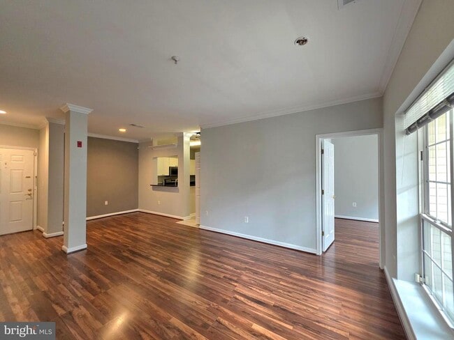 Building Photo - 4560 Strutfield Ln Unit 1203