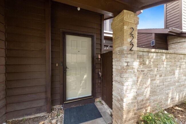 Photo - 2611 Grants Lake Blvd