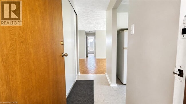 Photo - 428 Barrie Pl Unit 2