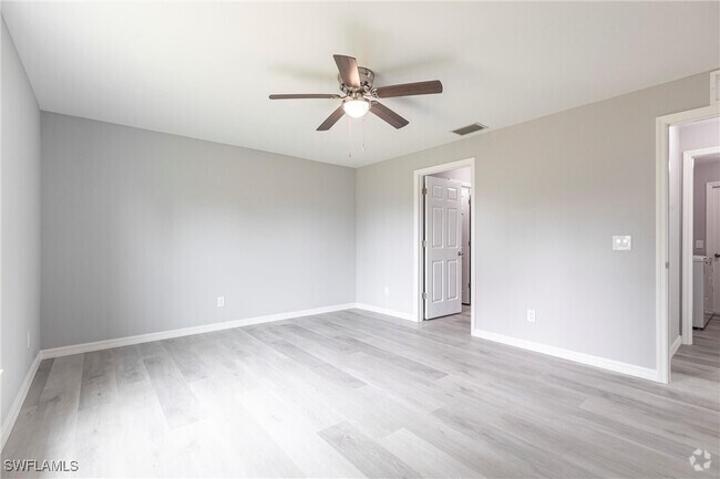 Building Photo - 2806 31st St W Rental