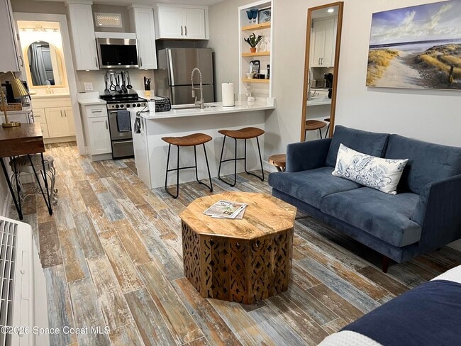 Photo - 208 Seminole Ave W Unit 2