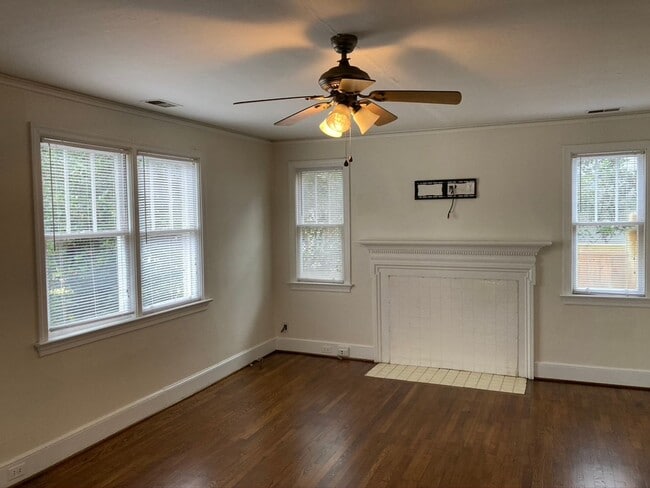 Photo - 2831 Burney Dr Unidad 2831