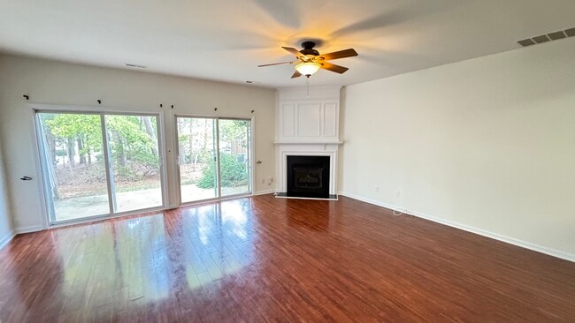 213 Canyon Lake Cir