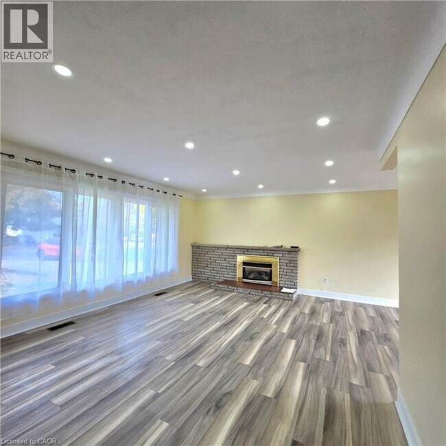 Photo - 338 Grantham Ave