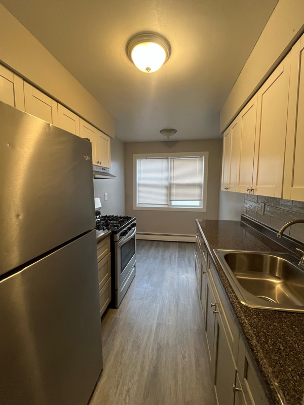 Building Photo - 431 Park Ave