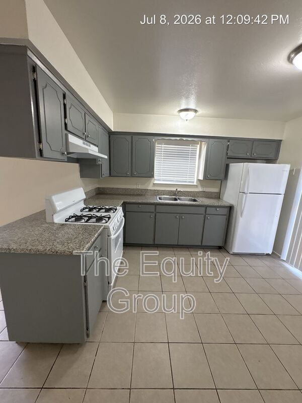 Photo - 317 W 3rd St