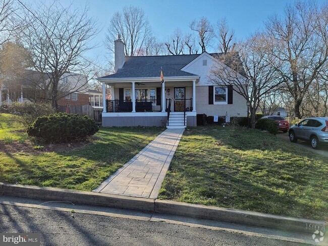 Building Photo - 1904 Sawyer Pl Rental