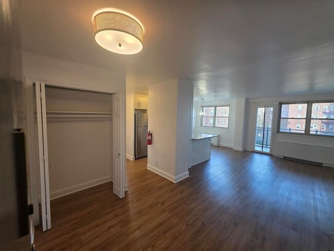 Photo - 7100 JFK Blvd E