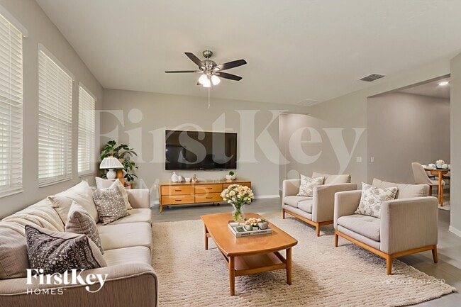 Photo - 921 Carmillion Ct