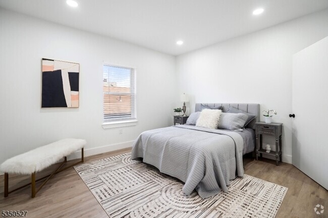 Building Photo - 310 W Jersey St Unit 403 Rental