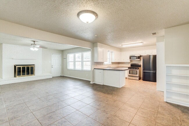 Photo - 5017 46th St