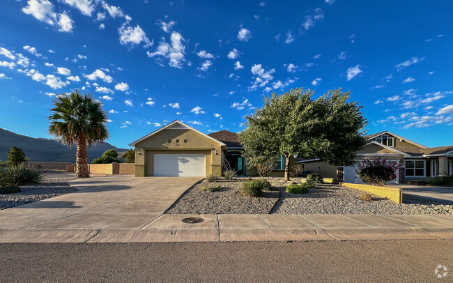 Building Photo - 822 Shiprock Rental