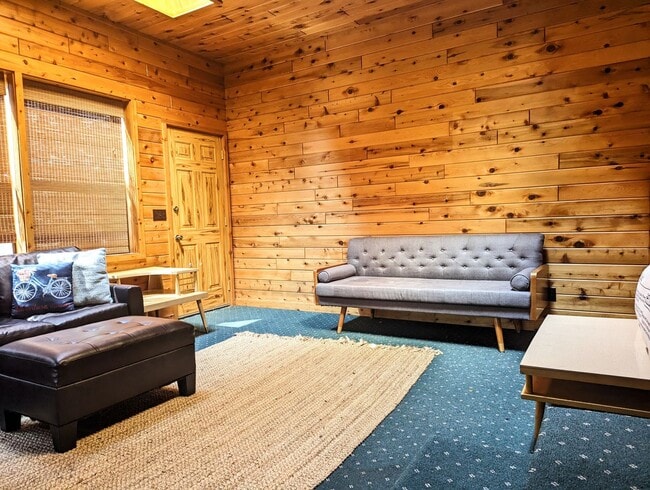 Photo - Four Bedroom Neenah House