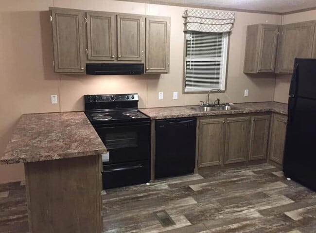 Photo - 11656 Hwy 28 E