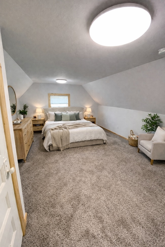 Photo - 2315 Oakes Ave Unit Upper