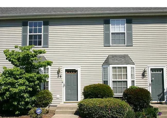 Building Photo - Coming soon! 2 Beds 1 Bath!