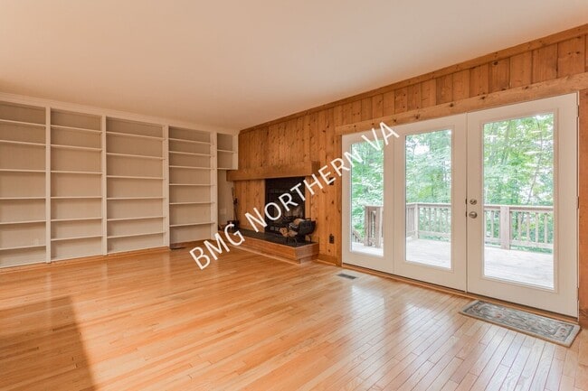 12518 Flatwood Cir