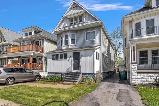 Building Photo - 215 Stevenson St Unit Upper